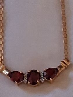 14 kt  Gold/Garnet Necklace total weight 5.9