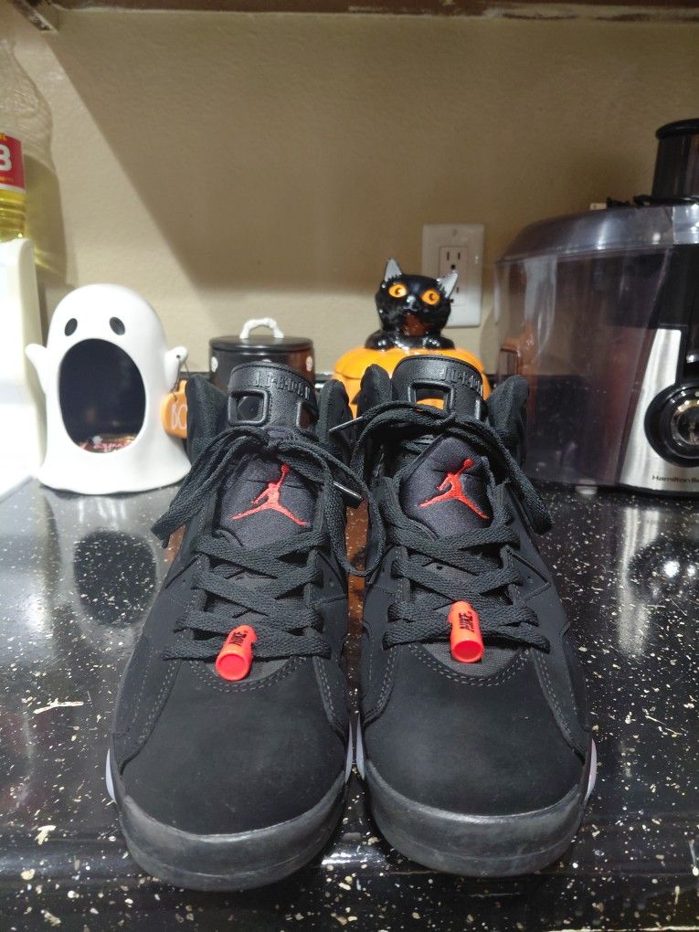 Air Jordan Retro 6 INFRARED Size 9