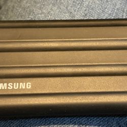 Samsung  4TB ~ T7 Shield SSD 