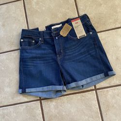 Woman’s Levi’s Mod-Length Mid-Rise Cuffed Denim Shorts Size 31”W New With Tags