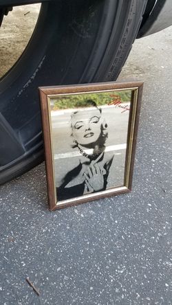 Marilyn Monroe wall frame small
