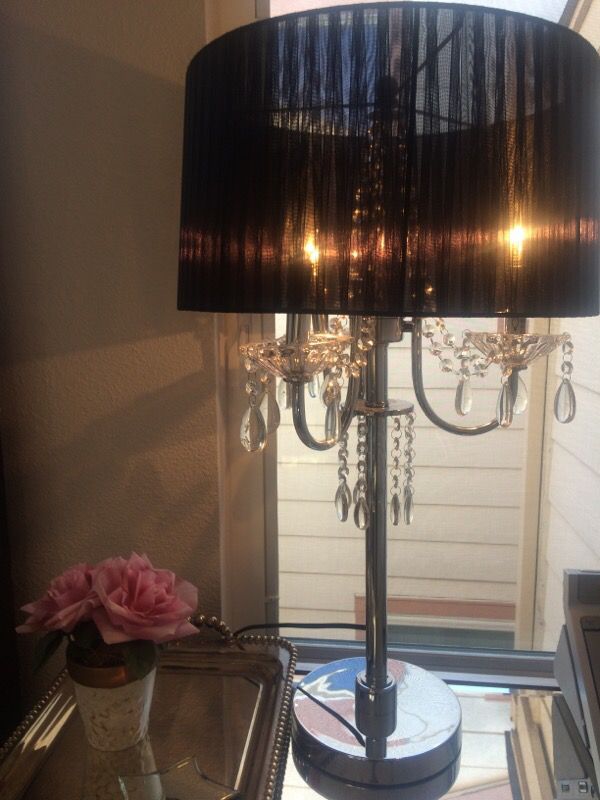 Elegant Chandelier Table Lamp - 3 Bulbs