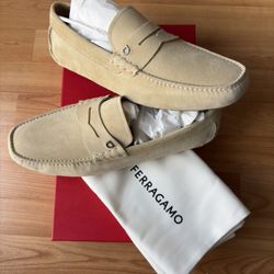 Ferragamo Timothy Suede Driving Loafers Men’s 8.5 EE Wide Beige Made in Italy NEW