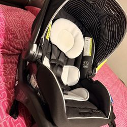 GRACO CAR SEAT