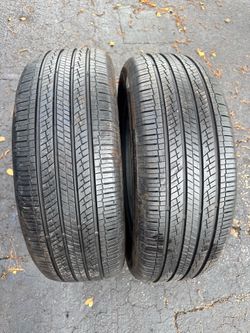Set of 2 nice NEXEN tires 235/60/18 ( We install & balance)