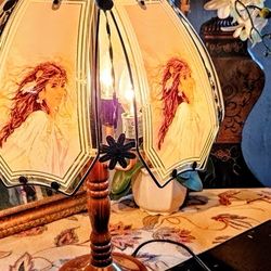 OK Lighting Vintage Style Table Lamp - Woman Portrait Design