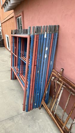 12 5 x 5 Mason scaffolding frames plus X braces