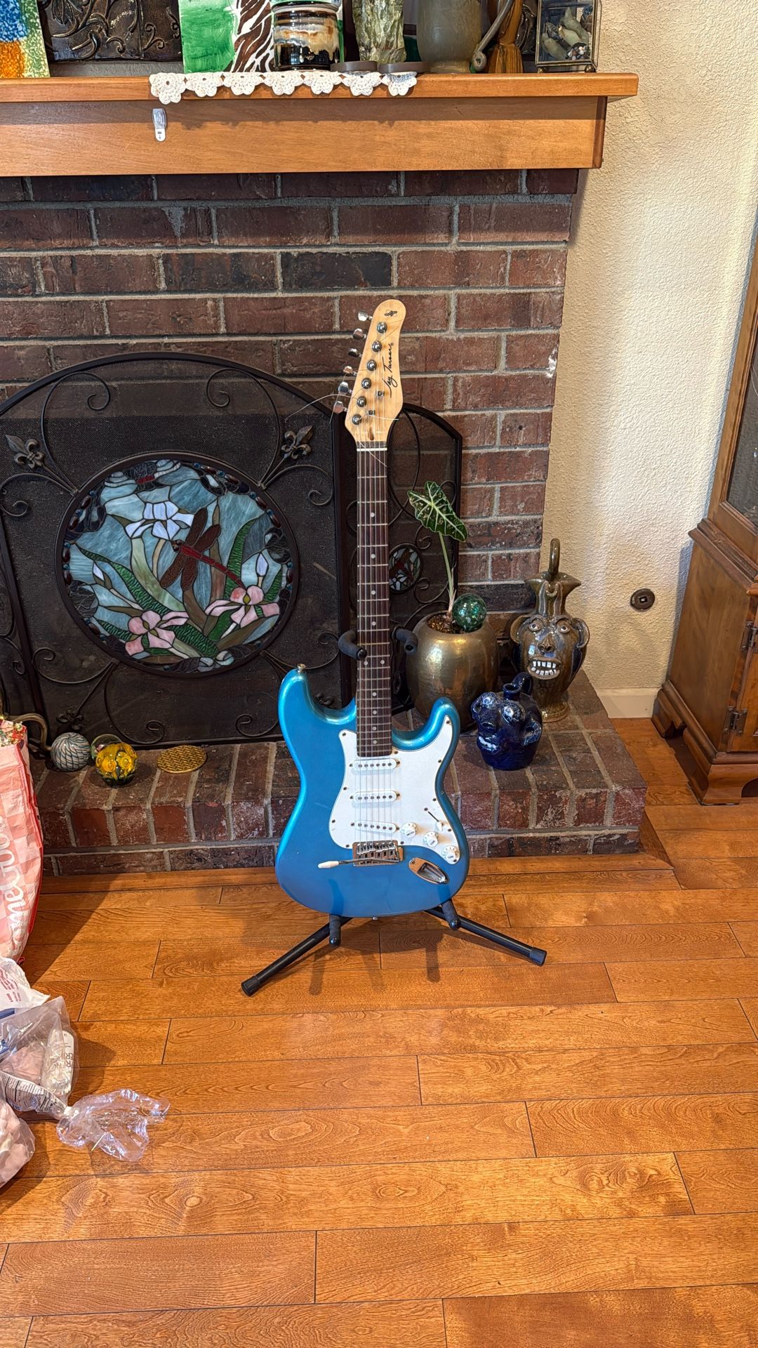 Price Cut Electric Guitar By Jay Turser