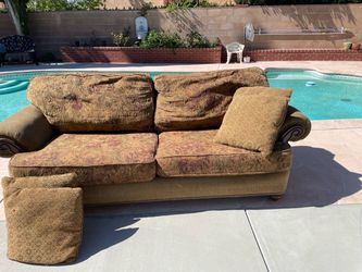 Sklar Pepplar Sofa 6.5’ Floral Down Feather Accent Pillows