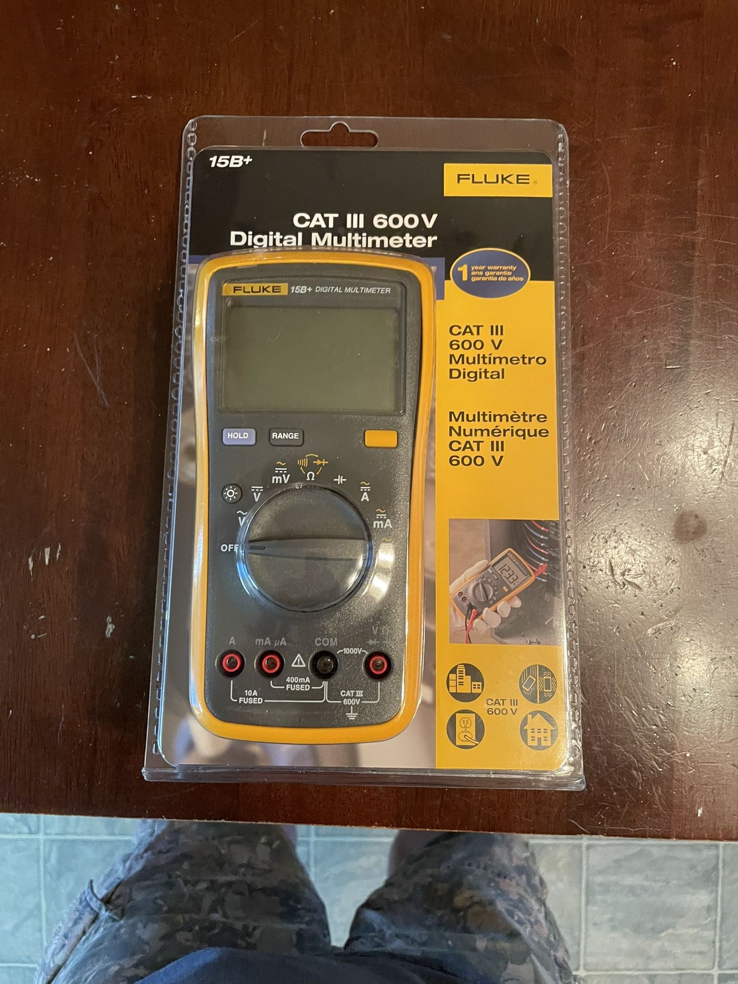FLUKE CAT III 600V Digital Multimeter NEW
