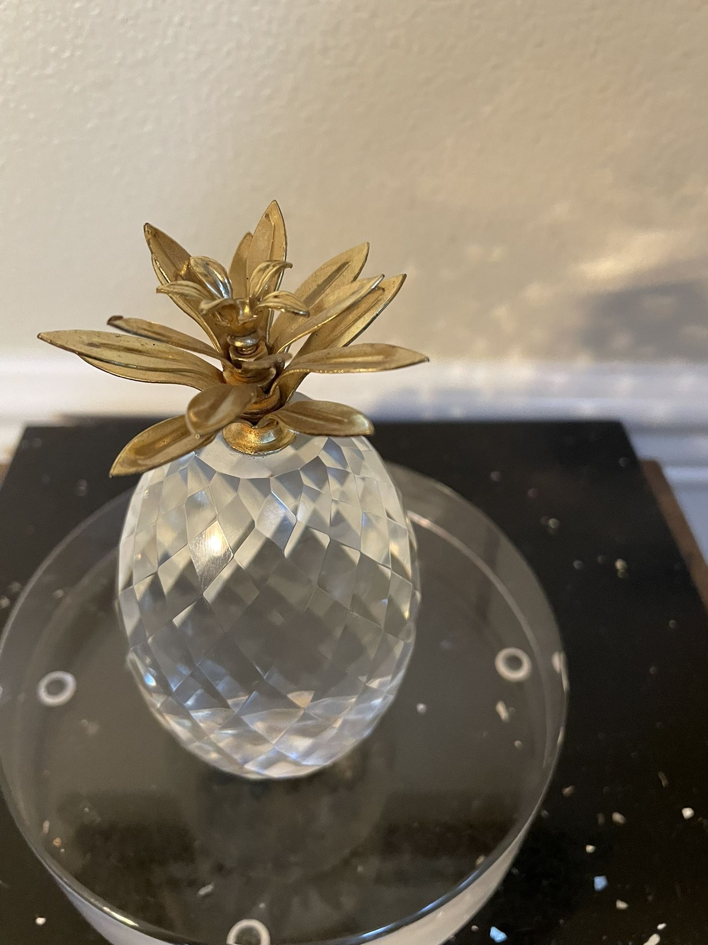 Crystal Pineapple Paperweight w/ Gold Leaves 4.5”T