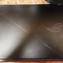 Asus Zepyrus duo 16, RTX 3080, 3TB SSD, 32 RAM