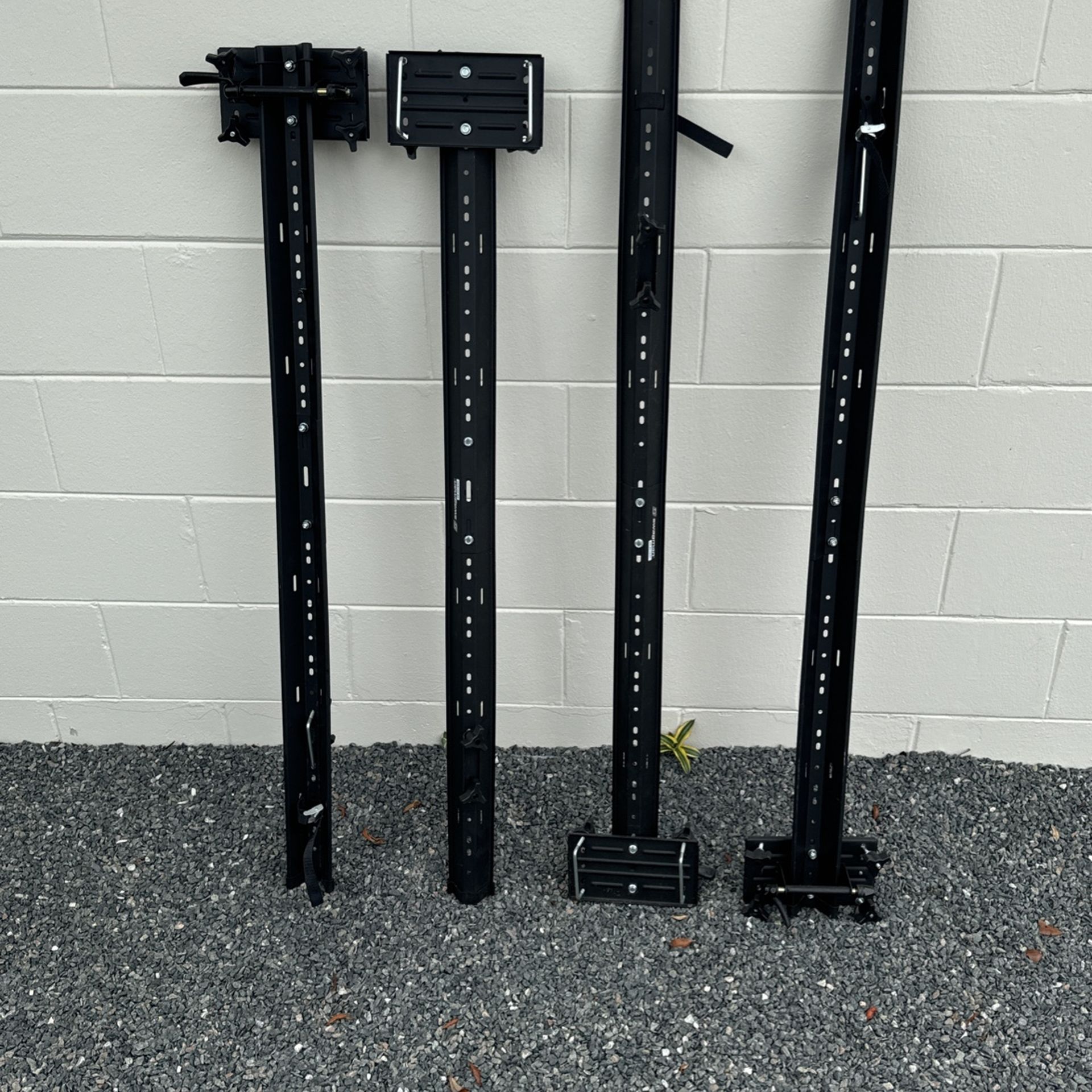 Swagman STANDARD Fork Mount Rooftop Bike Carrier, Black