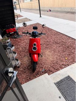 72V Electric Moped Scooter | New LiFePO4 Batteries | 30+ MPH | Charger Included