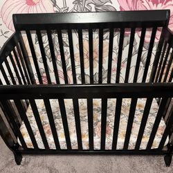 Crib/bed and Accessories 