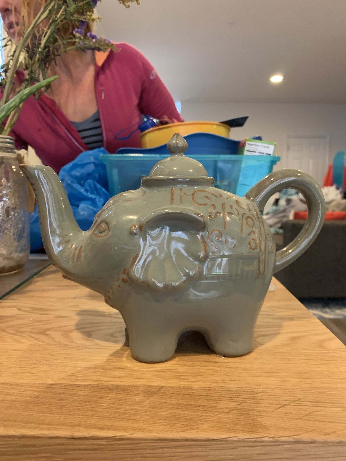 Elephant tea pot