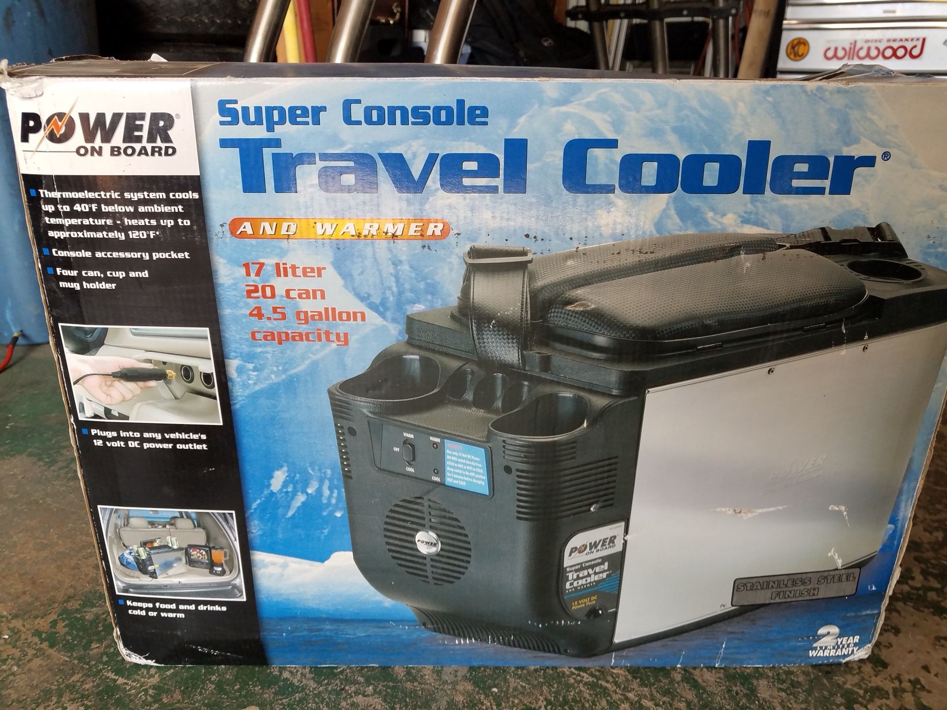 Power/Vector 12 volt Travel Cooler/Warmer Holds 20 Cans
