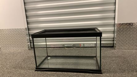 Reptile Tank (with lid & lock)