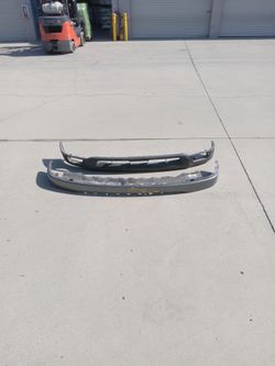 01 to 04 front bumper and valance toyota tacoma ( oem)