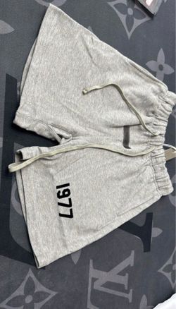 1977 essential shorts
