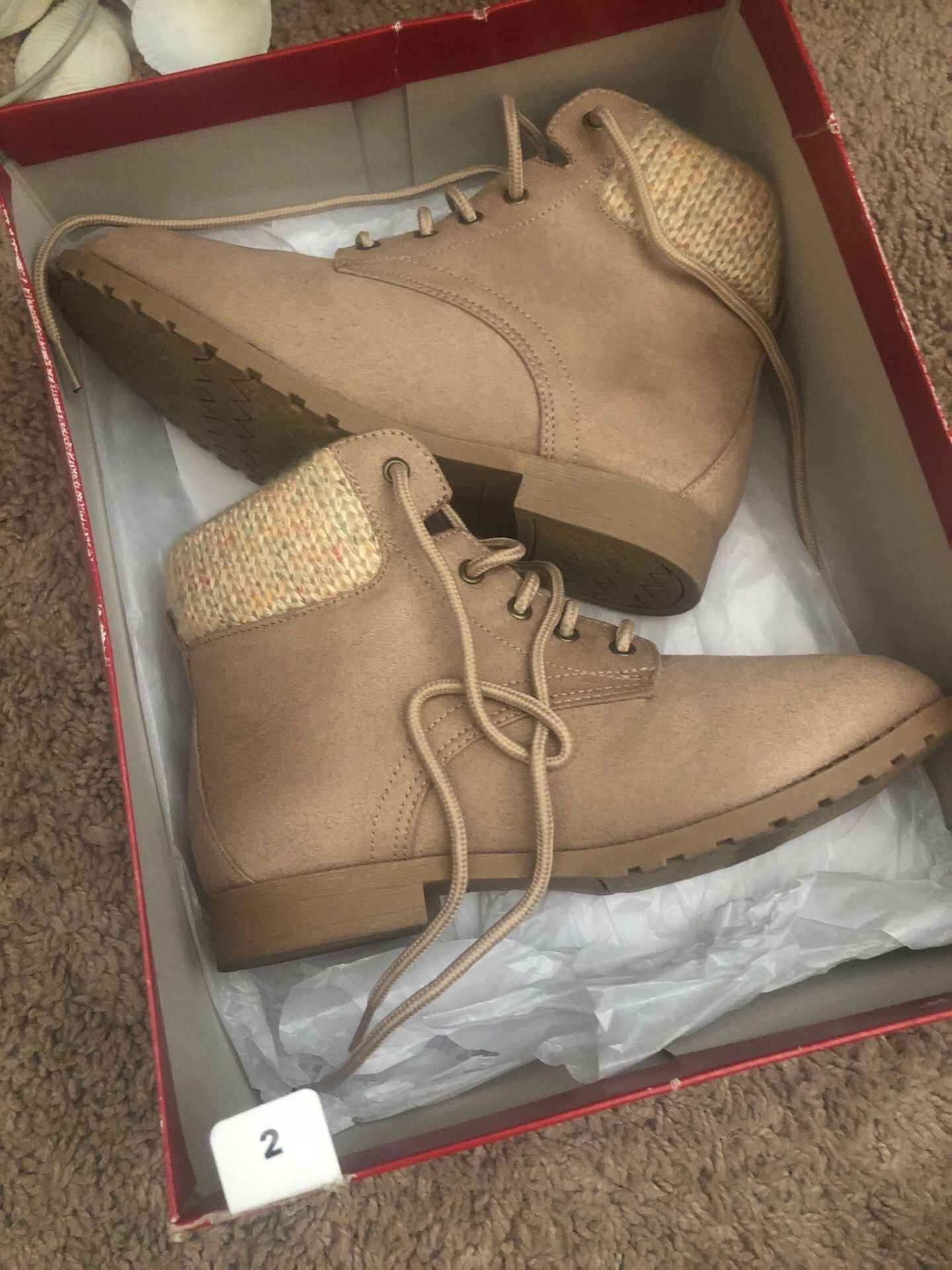 Girls shoes
