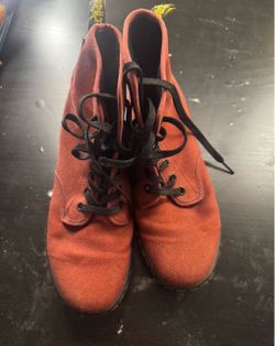 Burgundy DrMartens 7W