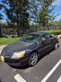 2005 Honda Accord Coupe – Manual Transmission – Well-Maintained