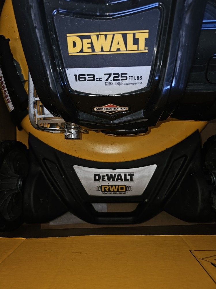 Dewalt Gas 163cc 21" Self Propeler Lawn RWD