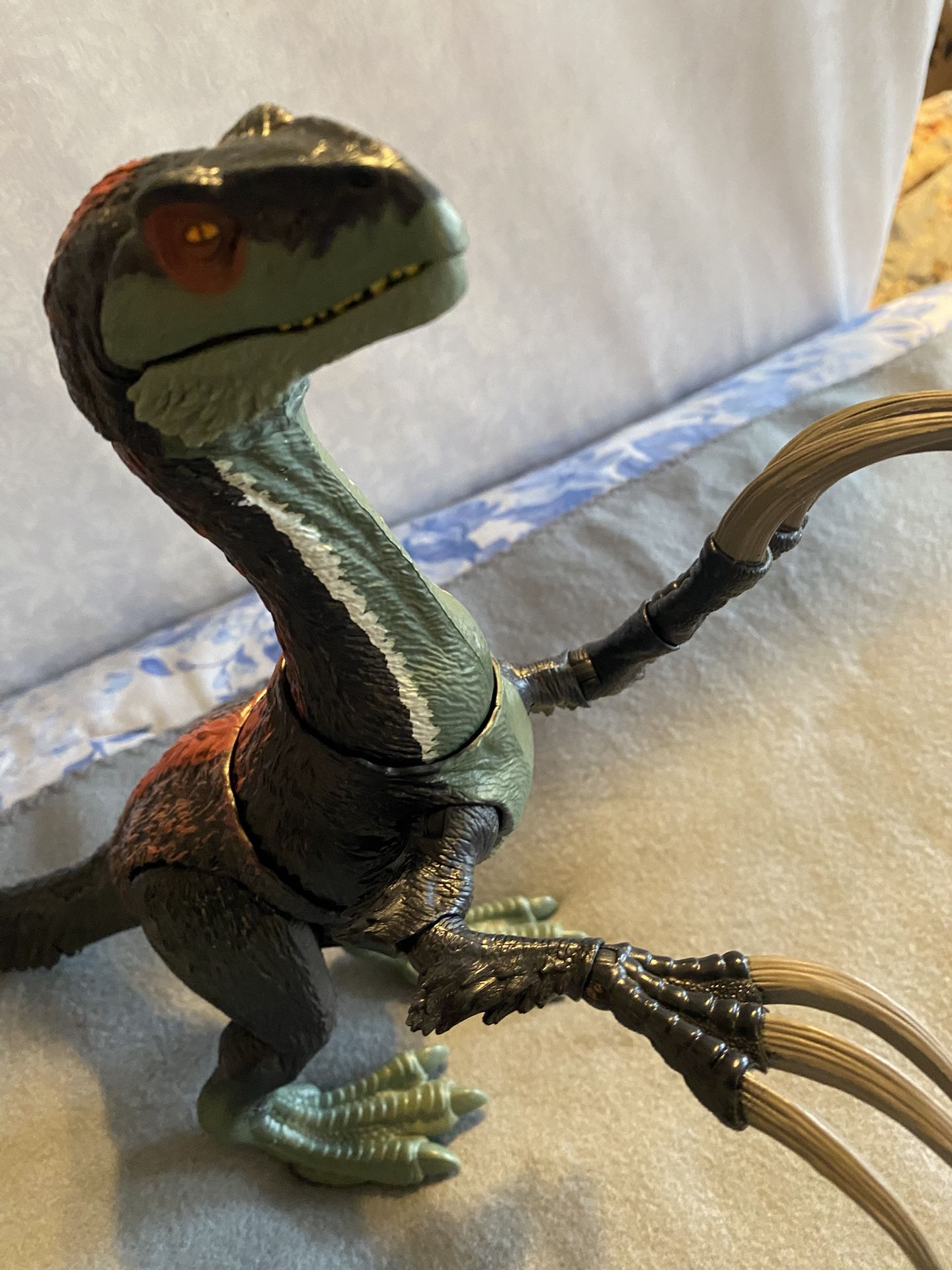 Dinosaur Jurassic World Therizinosaurus