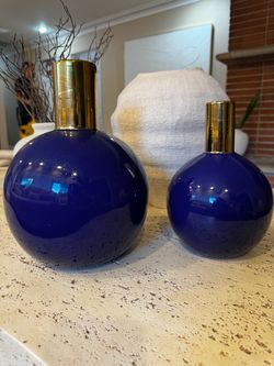 Set of two stunning blue/gold vase