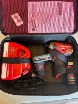Kit Milwaukee M12 Fuel SURGE Hidráulico + Batería XC 5.0 + 2.0 (Nuevo)