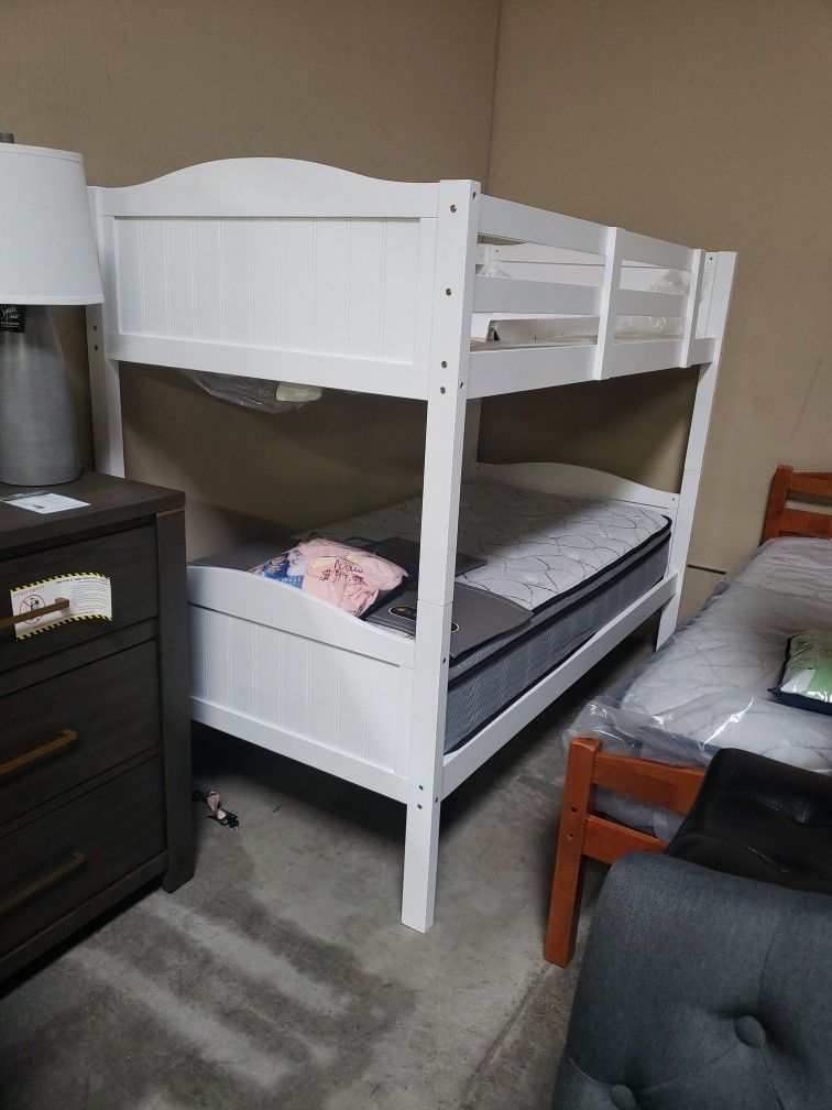 TWIN/TWIN BUNK BED NEW
