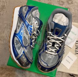 Blue Bottega Veneta