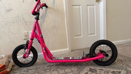 Mongoose Expo Kick Scooter, BMX-Style Handlebar & Brake Cable Rotor, Wide Foot Deck for Kids Youth Boys Girls Ages 6 and Up, Rear Axle Pegs, 12-Inch A