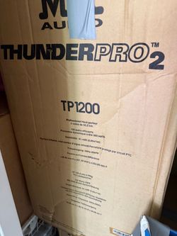 Thunder Pro speakers with tripod stand