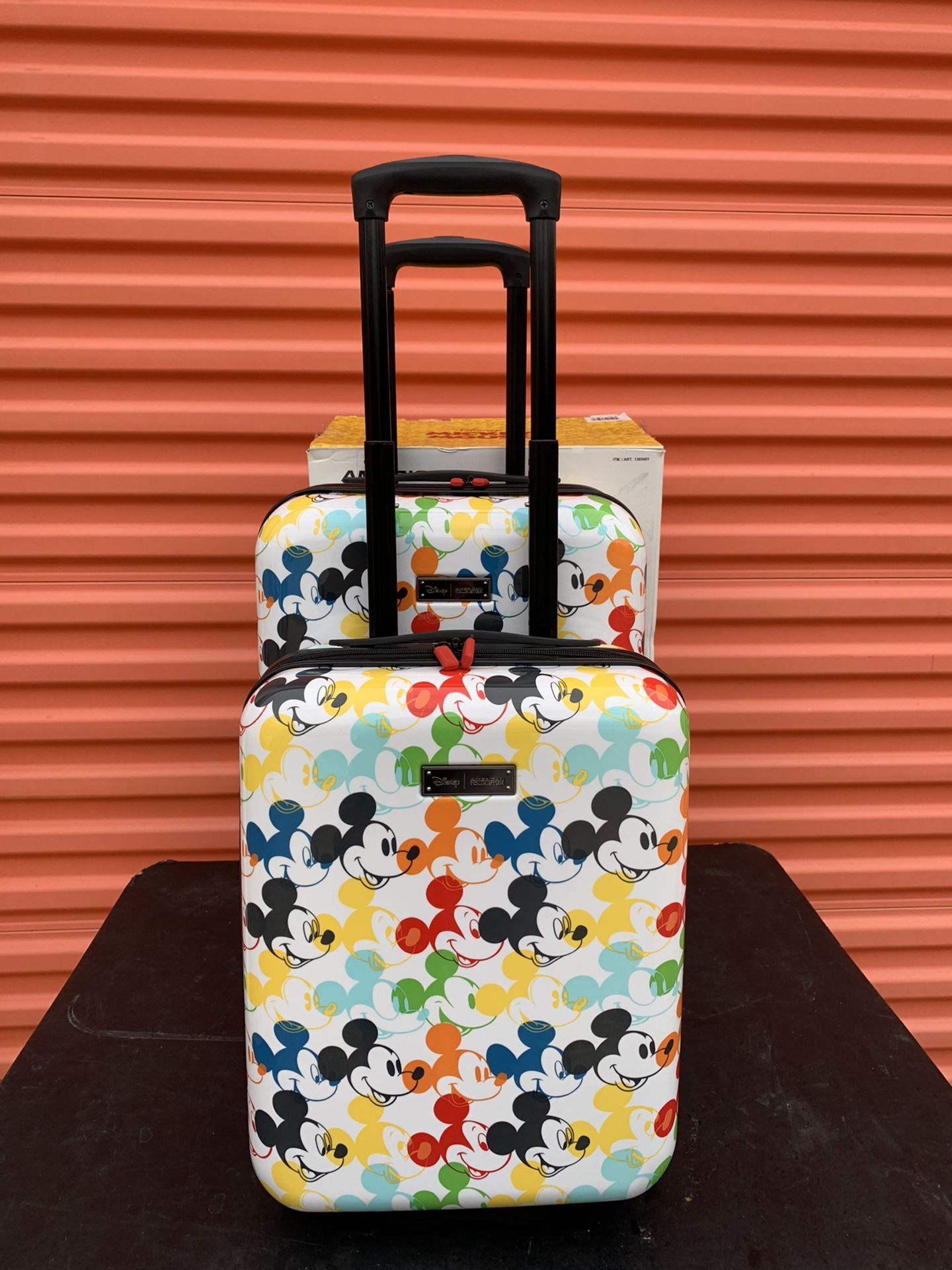 AMERICAN TOURISTER SET