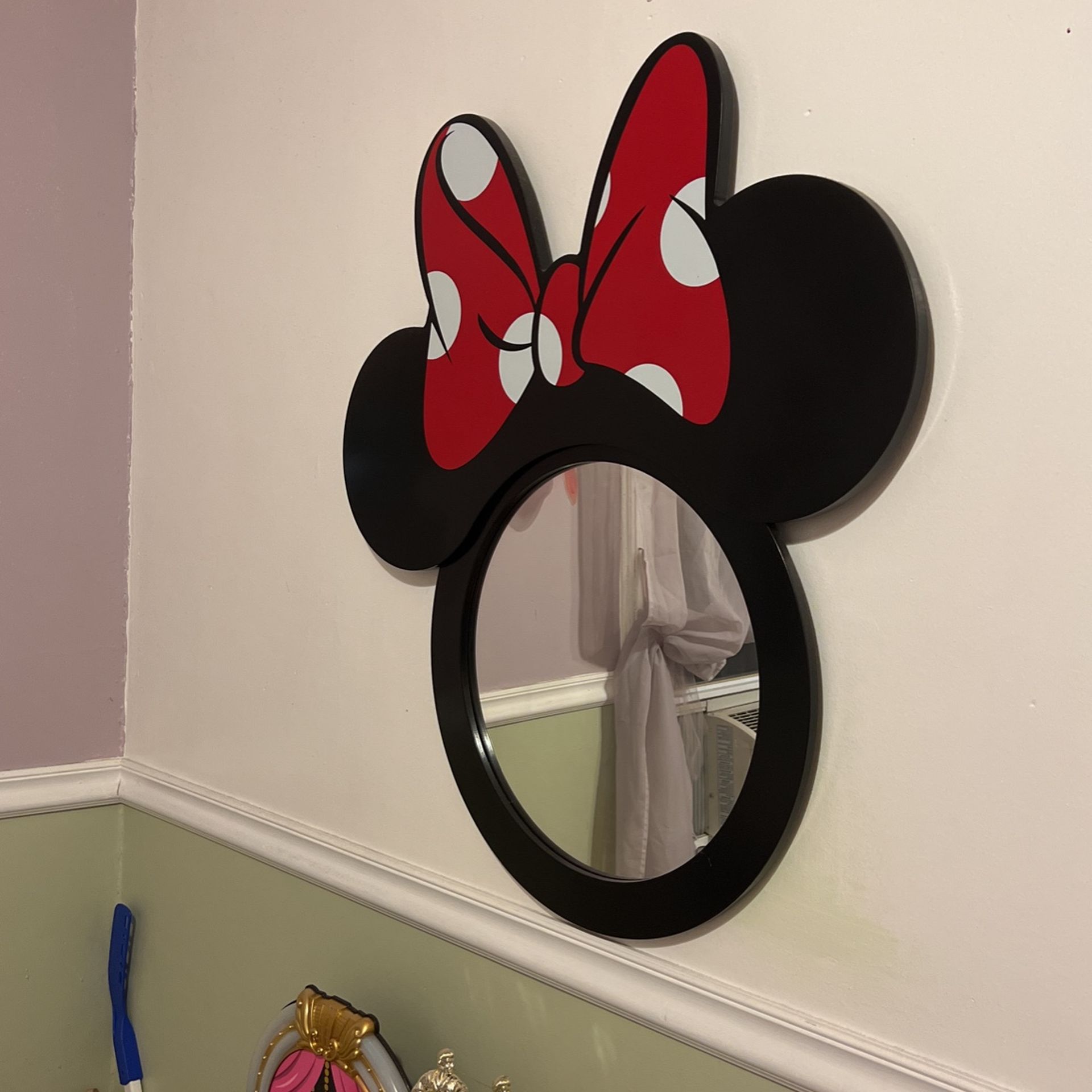 Minnie Mouse Mirror Girls Bedroom Set 34x31(1 Of 4)