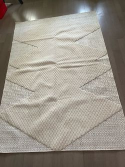 White luxury rug