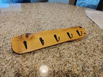 $8 - Live Wood Handmade Entryway Storage Key Hook