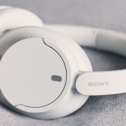 Sony Headphones WH-1000XM5

