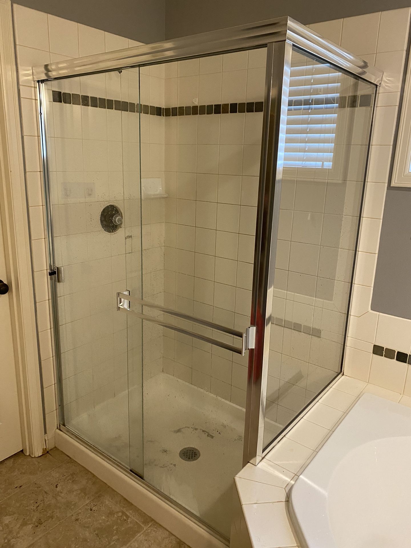 Beautiful Shower Glass Complete Set 