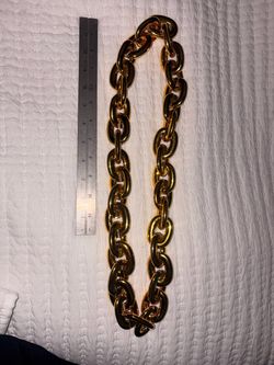 Prop fake gold chain