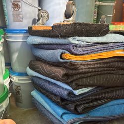20 Moving Blankets And 1 Furniture Dolly 