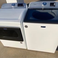 Nice Maytag washer and Maytag  dryer large load capacity working perfectly no issues at all extra for delivery same day delivery and installation 