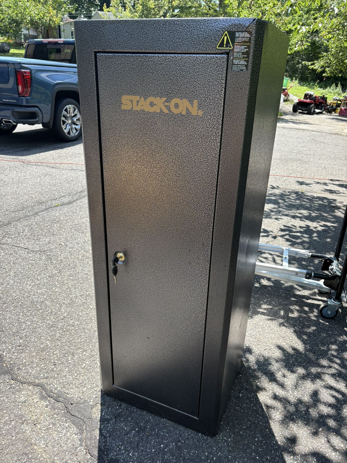 Stack On 18Gun Cabinet