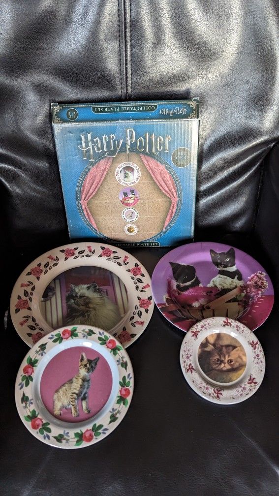 Retired Harry Potter Collectible Set Of 4 Prof. Umbridge Cat Plates Loot Crate 2017

