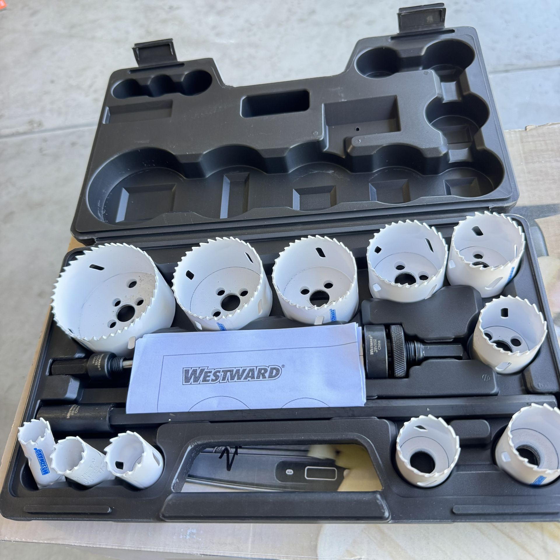 WESTWARD Hole Saw Kit: 15 Pieces, 1 1/2 in Max. Cutting Dp, Bi-Metal, 4/6 Teeth per Inch