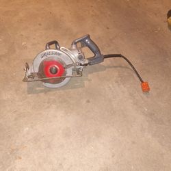 Skilsaw 7-1/4" Lightweight Magnesium Worm Drive Circular Saw