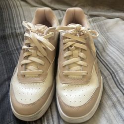 Tenis en muy buenas condiciones