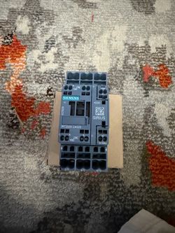 Siemens SIRIUS 3RT2025-2AG20 contactor,